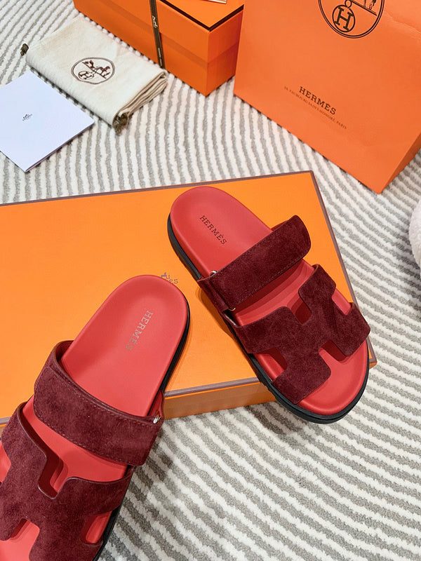 Hermès Burgundy Platform Sandals - Toe Detail View