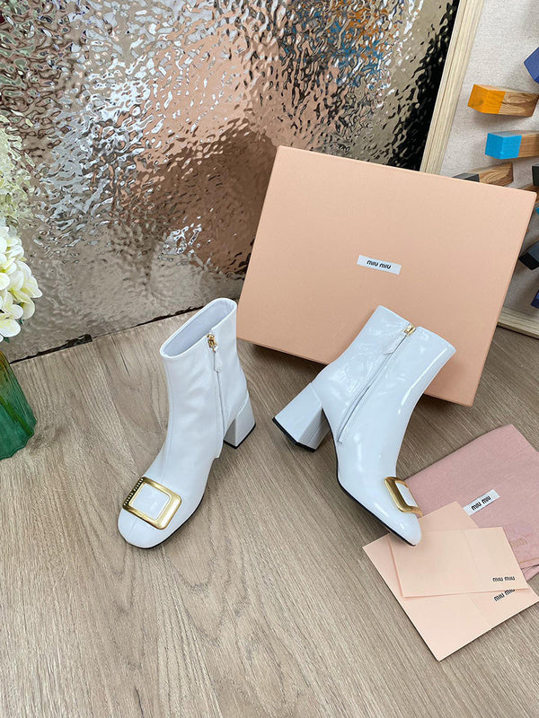 Three-quarter angle view of Miu Miu luxury piece style No.123