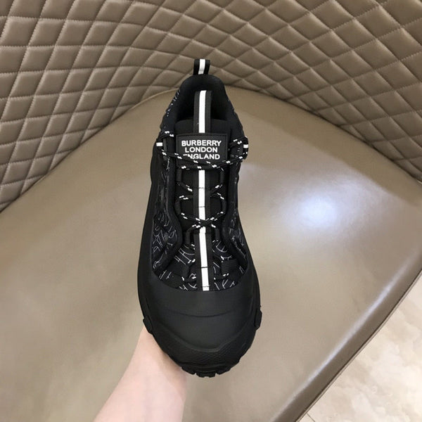 Burberry shoes Style 254 - sole and craftsmanship detail