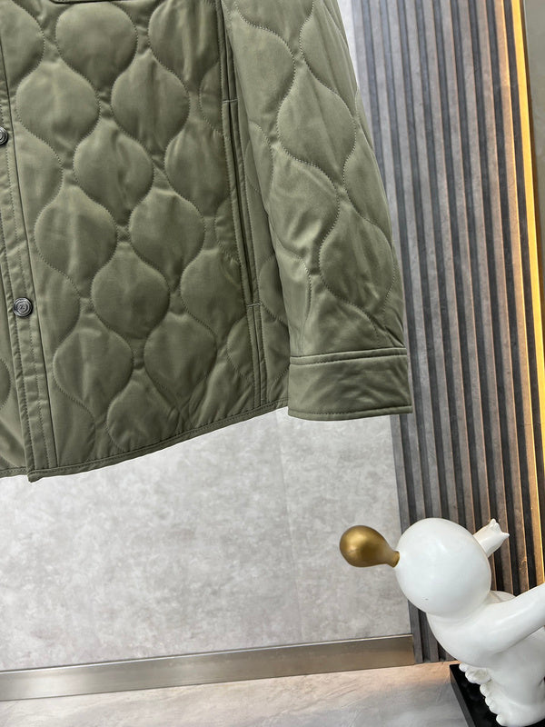 Texture and finish detail of Burberry luxury piece style No.368