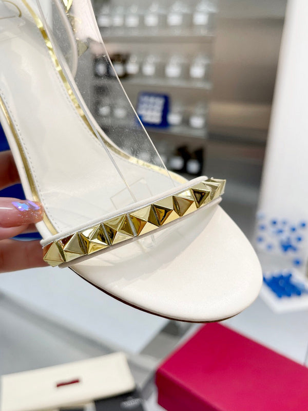 Three-quarter angle view of Valentino Garavani luxury piece style No.229