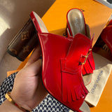 Full silhouette view of Louis Vuitton luxury piece style No.009