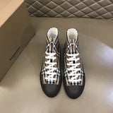 Burberry shoes Style 267 - logo and branding close-up