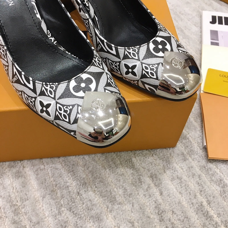 Louis Vuitton shoes Style 248 - logo and branding close-up