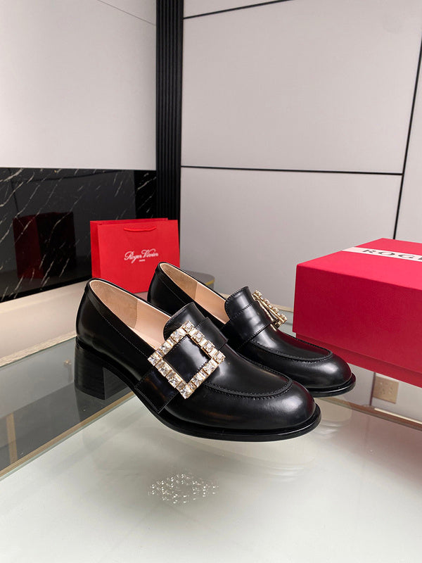 Back view of Roger Vivier luxury piece style No.053