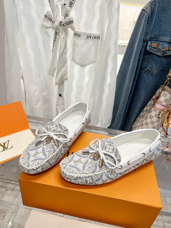 Louis Vuitton shoes Style 320 - close-up of luxury comfort fit