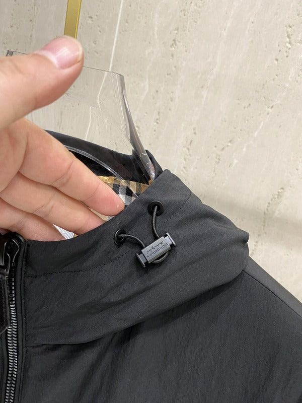 Three-quarter angle view of Burberry luxury piece style No.376