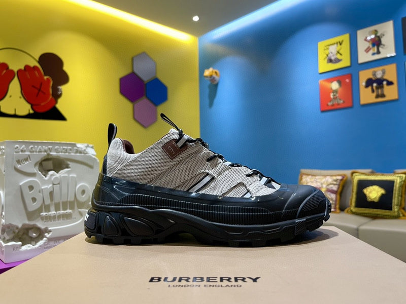 Burberry shoes Style 203 - packaging and accessories