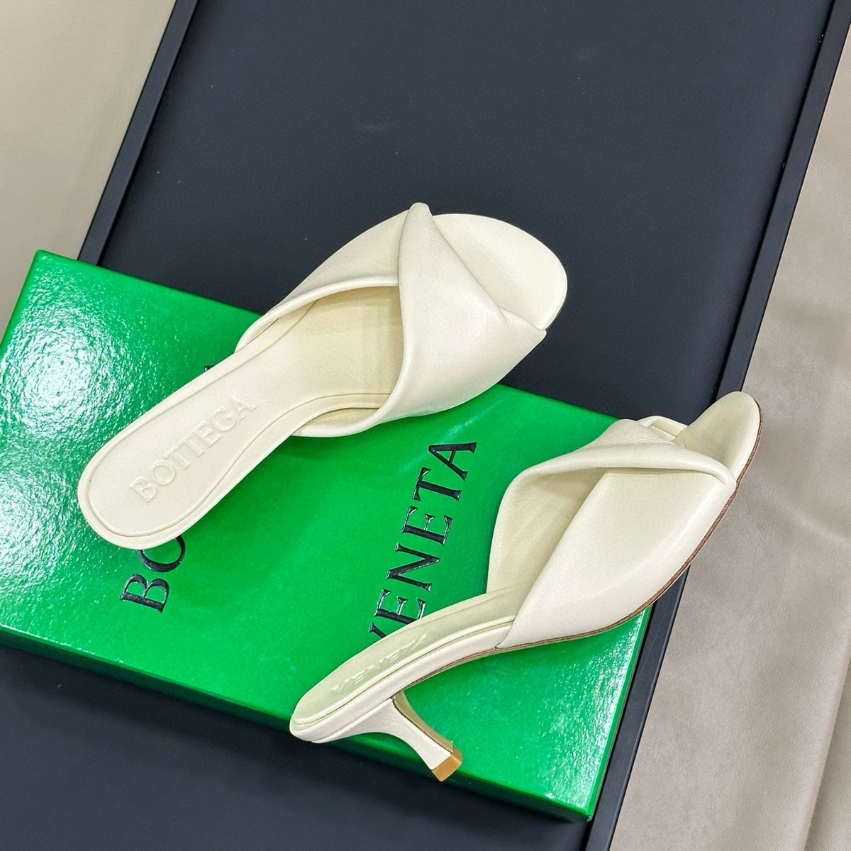 Bottega Veneta Shoes- Bottega Veneta Blink Mule Luxury Lifestyle Designer Footwear