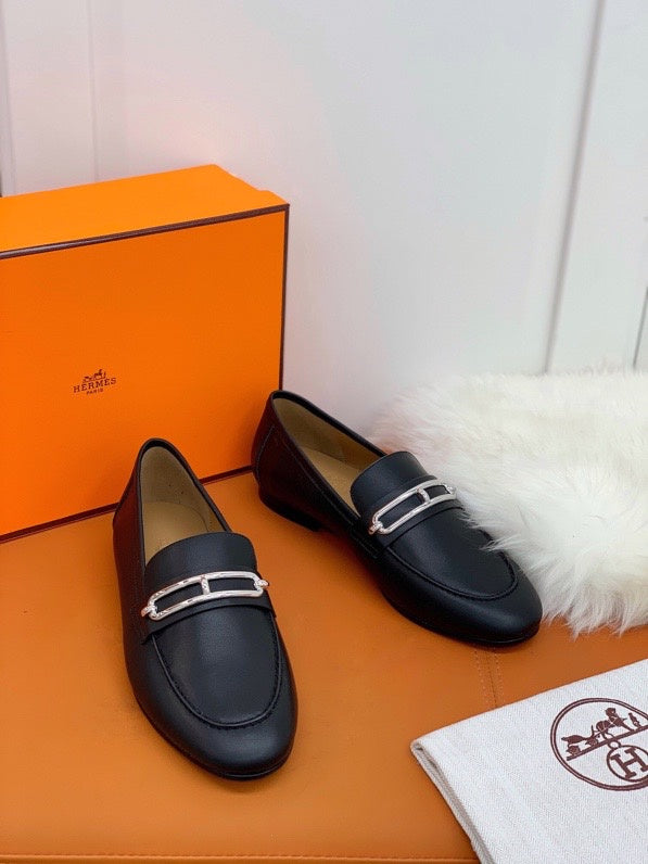 Hermes shoes Style 396 - top view showing design