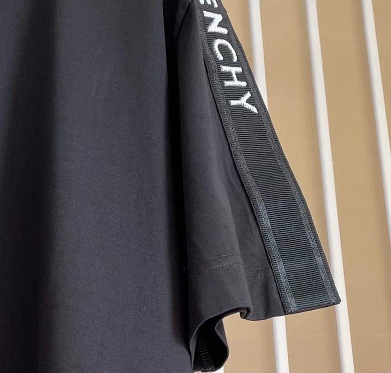 Styling view of Givenchy luxury piece style No.154