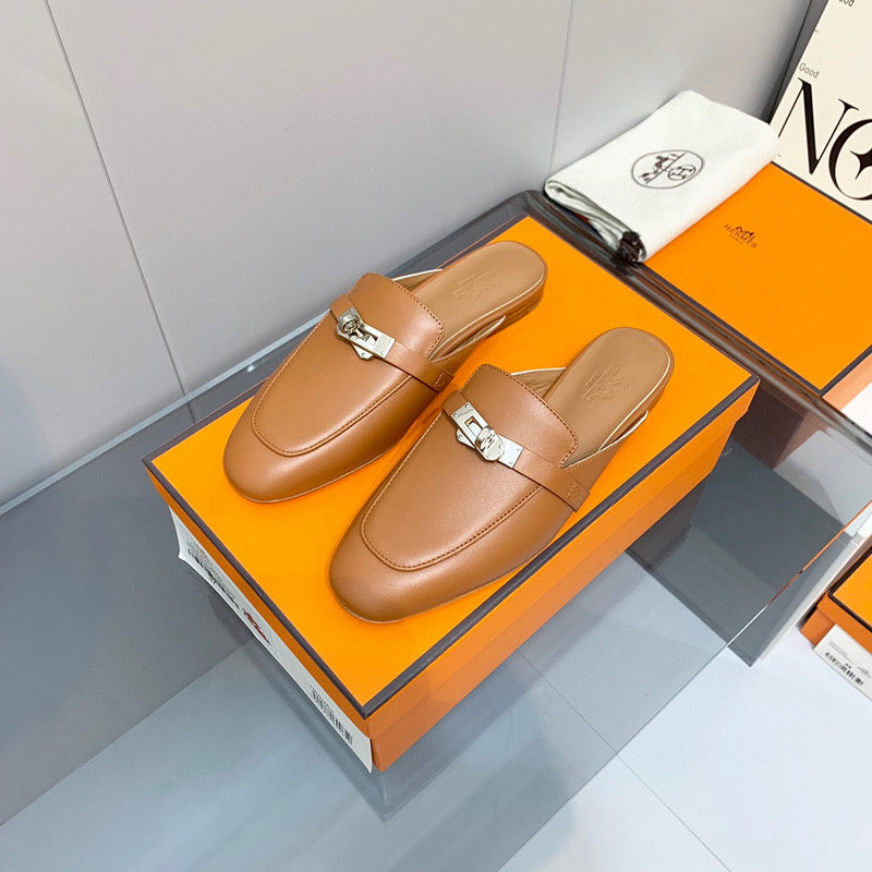 Hermès Beige Platform Sandals - Sole Detail View