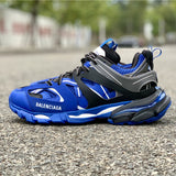 Balenciaga shoes Style 400 - close-up of iconic logo design