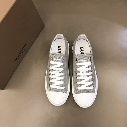 Burberry shoes Style 286 - texture and material detail
