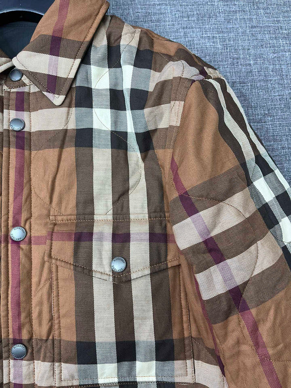Texture and finish detail of Burberry luxury piece style No.475
