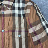 Texture and finish detail of Burberry luxury piece style No.475