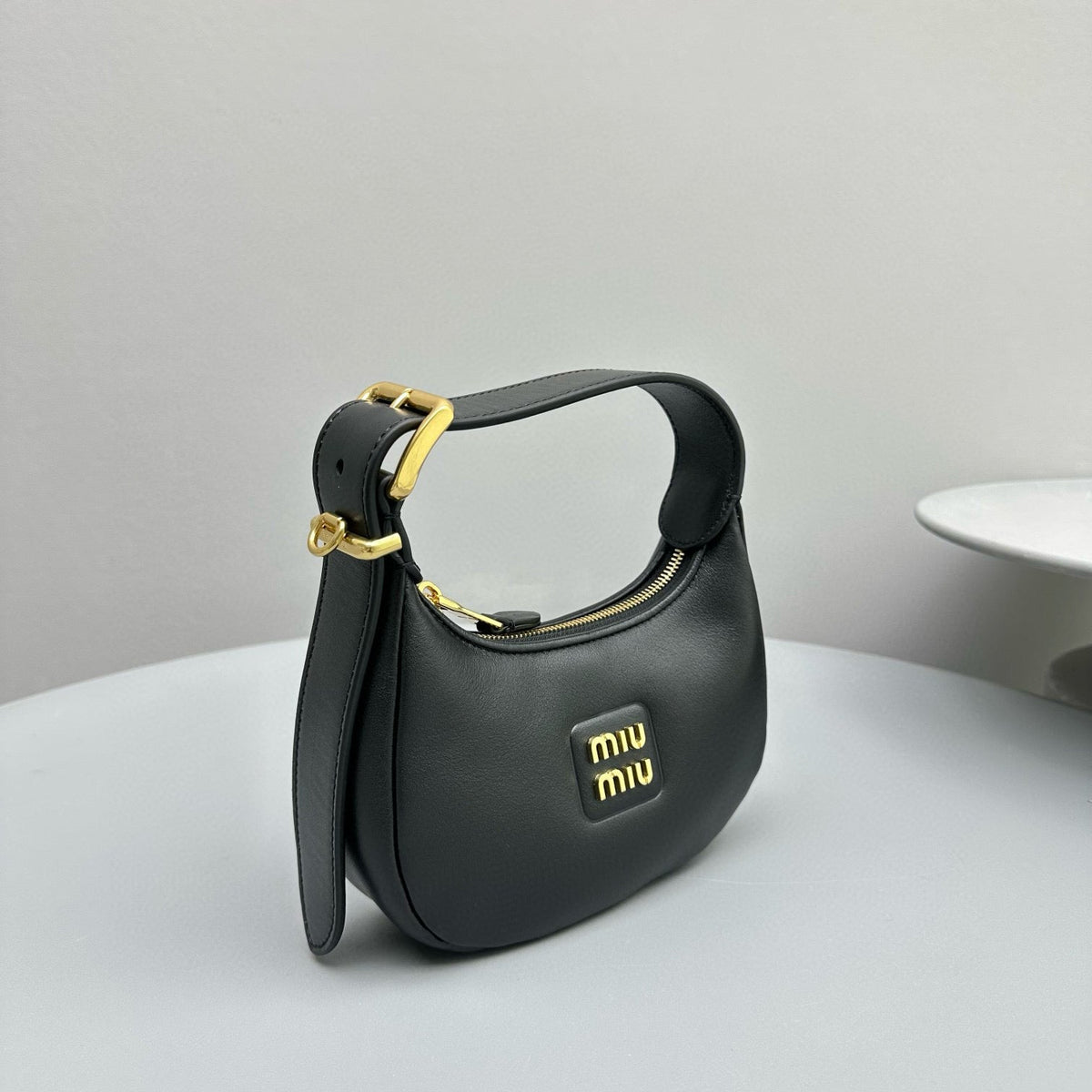 Bags- Miu M Leather Hobo Bag Elegant Everyday Designer Handbag