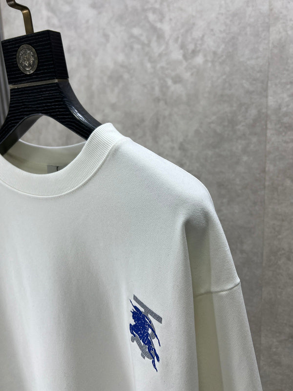 Three-quarter angle view of Burberry luxury piece style No.336