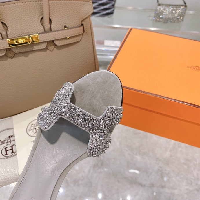 Hermès White Chunky Platform Sneakers - Heel Detail View