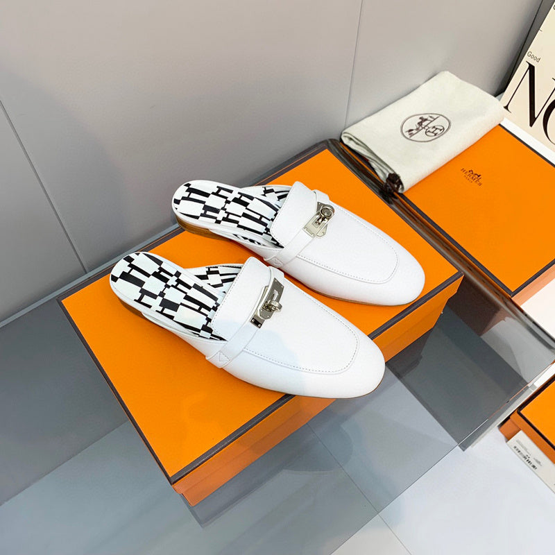 Hermès White Slide Sandals - Detail Shot of Craftsmanship