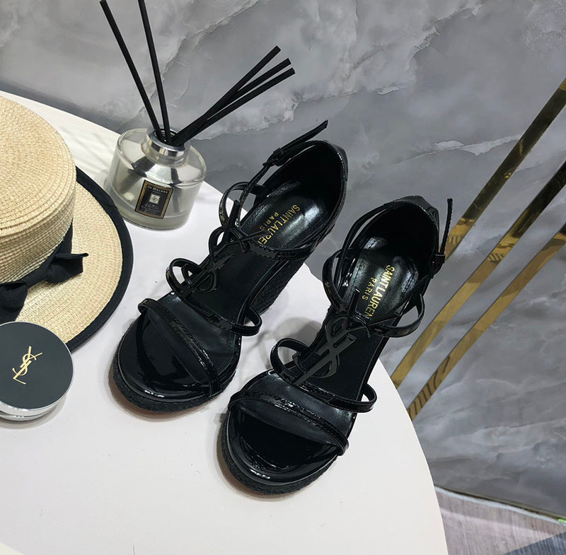 Side profile view of Saint Laurent luxury piece style No.059