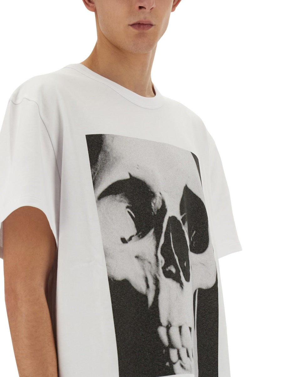 Close-up of Alexander McQueen tee shirts hardware and fine stitching