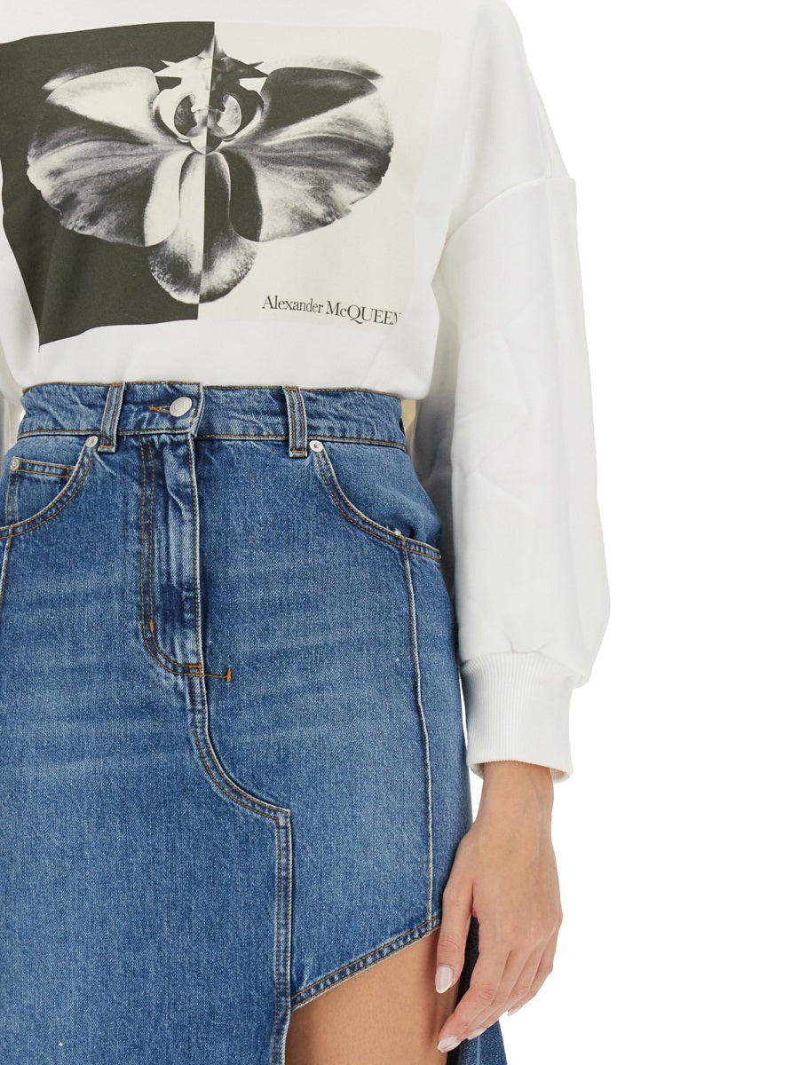 Close-up of Alexander McQueen sweaters & pullovers hardware and fine stitching