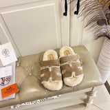 Hermès White Flat Thong Sandals - Detail Shot of Craftsmanship