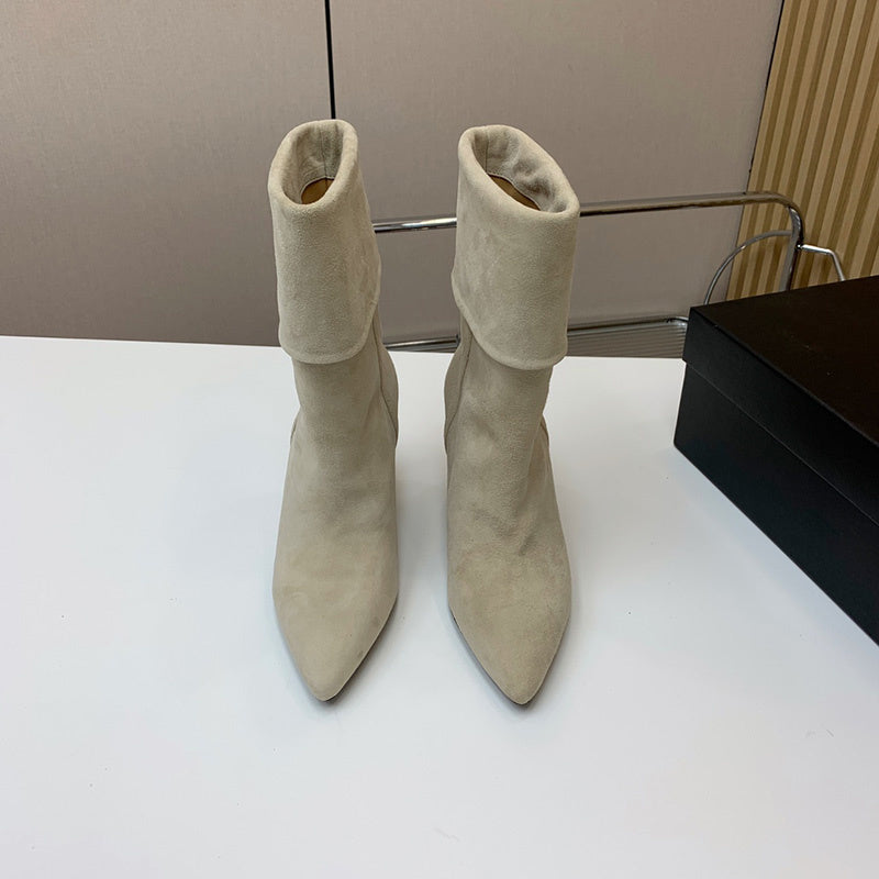 Three-quarter angle view of Saint Laurent luxury piece style No.040