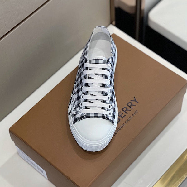 Burberry shoes Style 181 - sole and craftsmanship detail