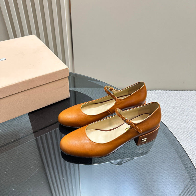 Full silhouette view of Miu Miu luxury piece style No.089
