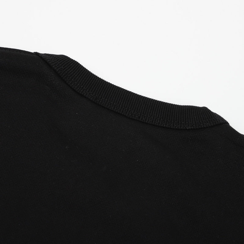 Texture and finish detail of Burberry luxury piece style No.036