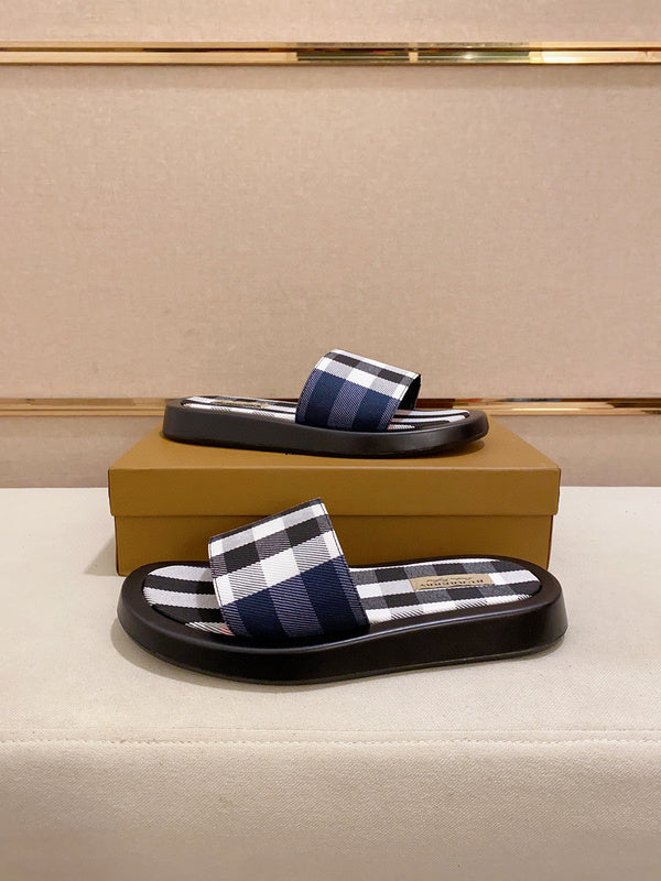 Burberry Black Bow-Detail Flats - Close-Up Texture View