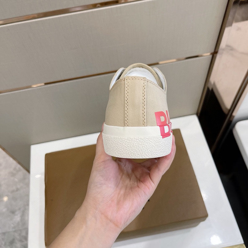 Burberry shoes Style 169 - top view showing design
