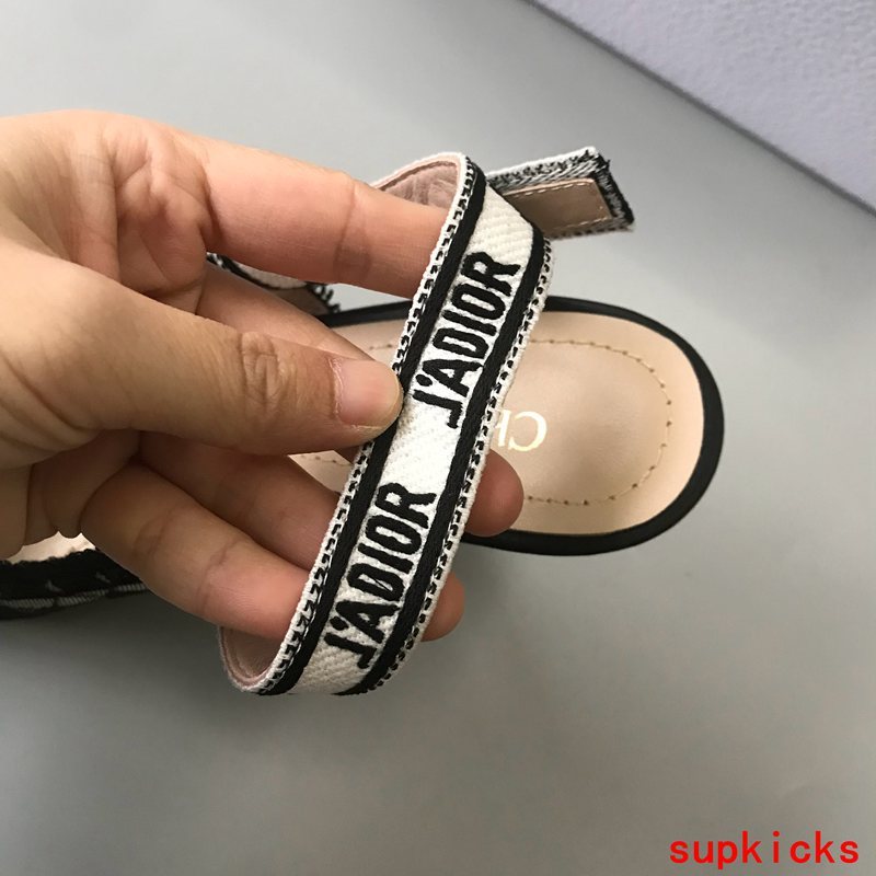 Dior shoes Style 002 - full pair display