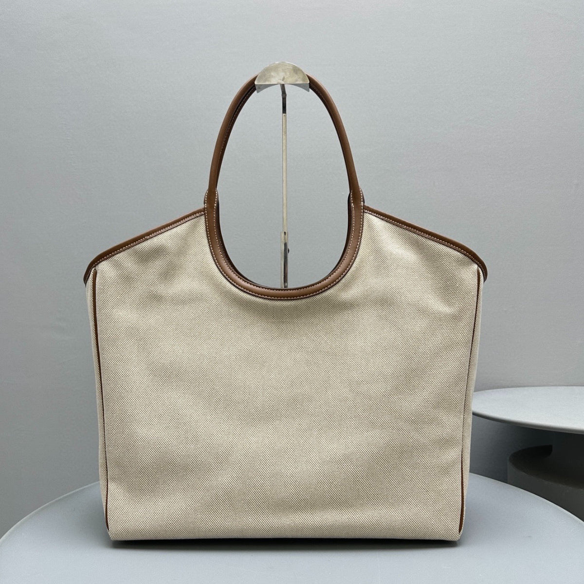 Bags- Miu M Ivy Cannete Bag Elegant Everyday Designer Handbag