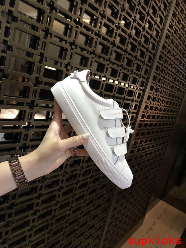 Givenchy shoes Style 077 - sole and craftsmanship detail