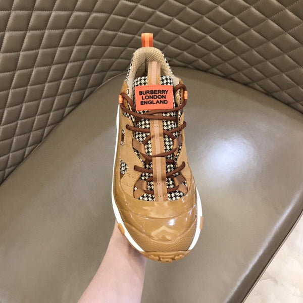 Burberry shoes Style 115 - sole and craftsmanship detail