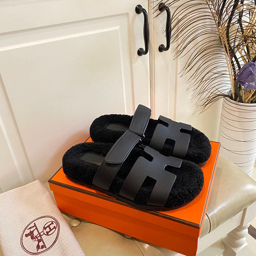 Hermes sandals Style 080 - texture and material detail