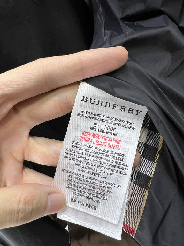 Front view of Burberry luxury piece style No.428