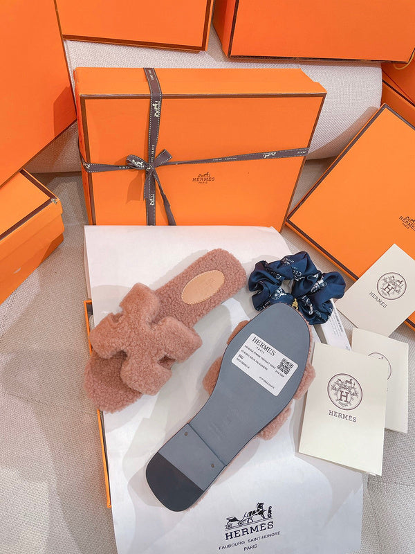 Hermès Camel Low-Top Sneakers - Front View