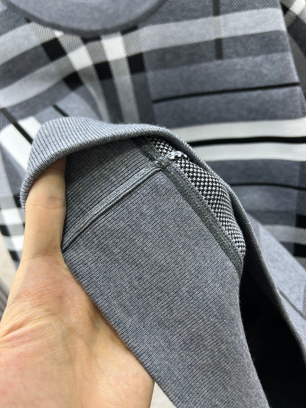 Styling view of Burberry luxury piece style No.334