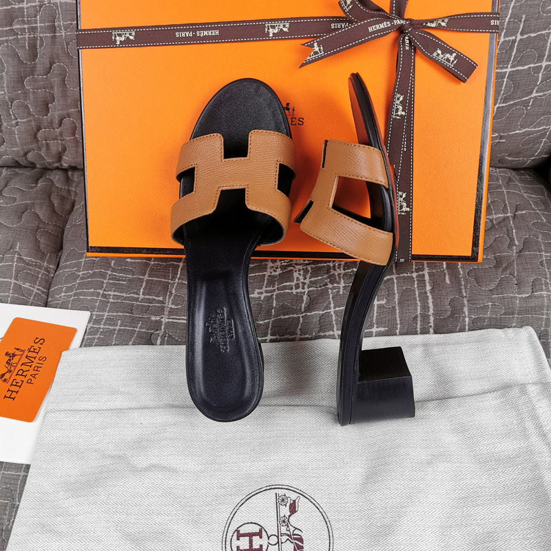 Hermès Grey Slide Sandals - Heel Detail View
