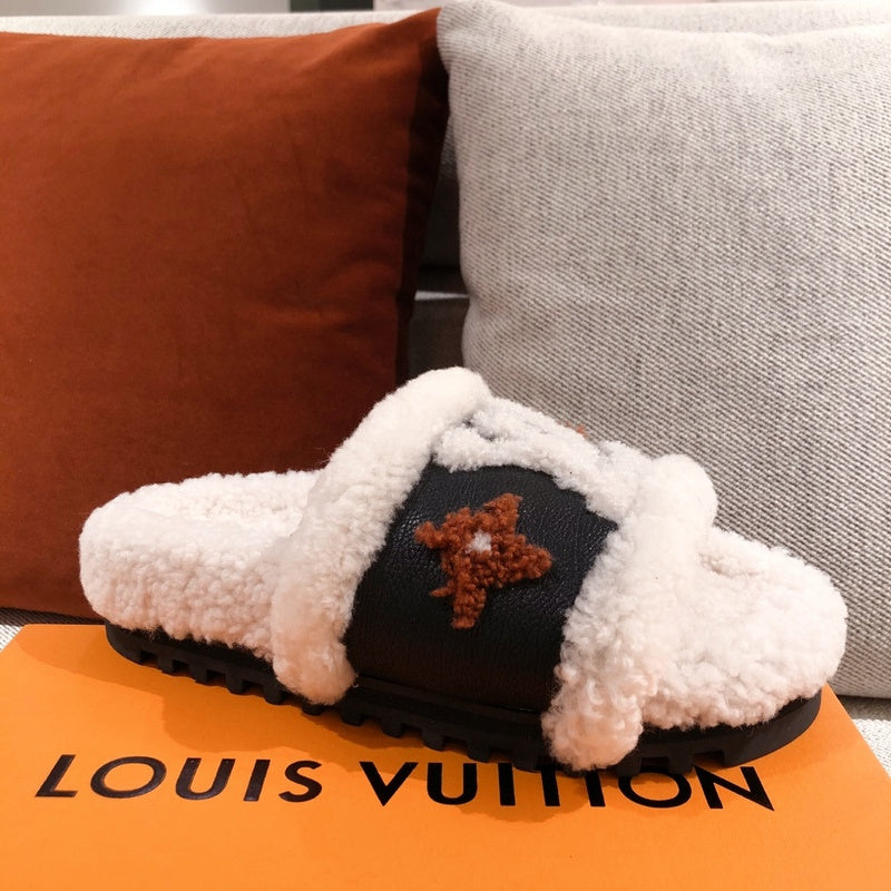 Louis Vuitton Beige Combat Boots - Sole Detail View