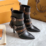 Front view of Louis Vuitton luxury piece style No.029