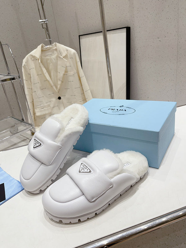 Back view of Prada luxury piece style No.127