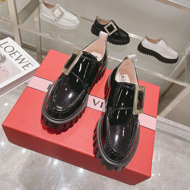 Back view of Roger Vivier luxury piece style No.055