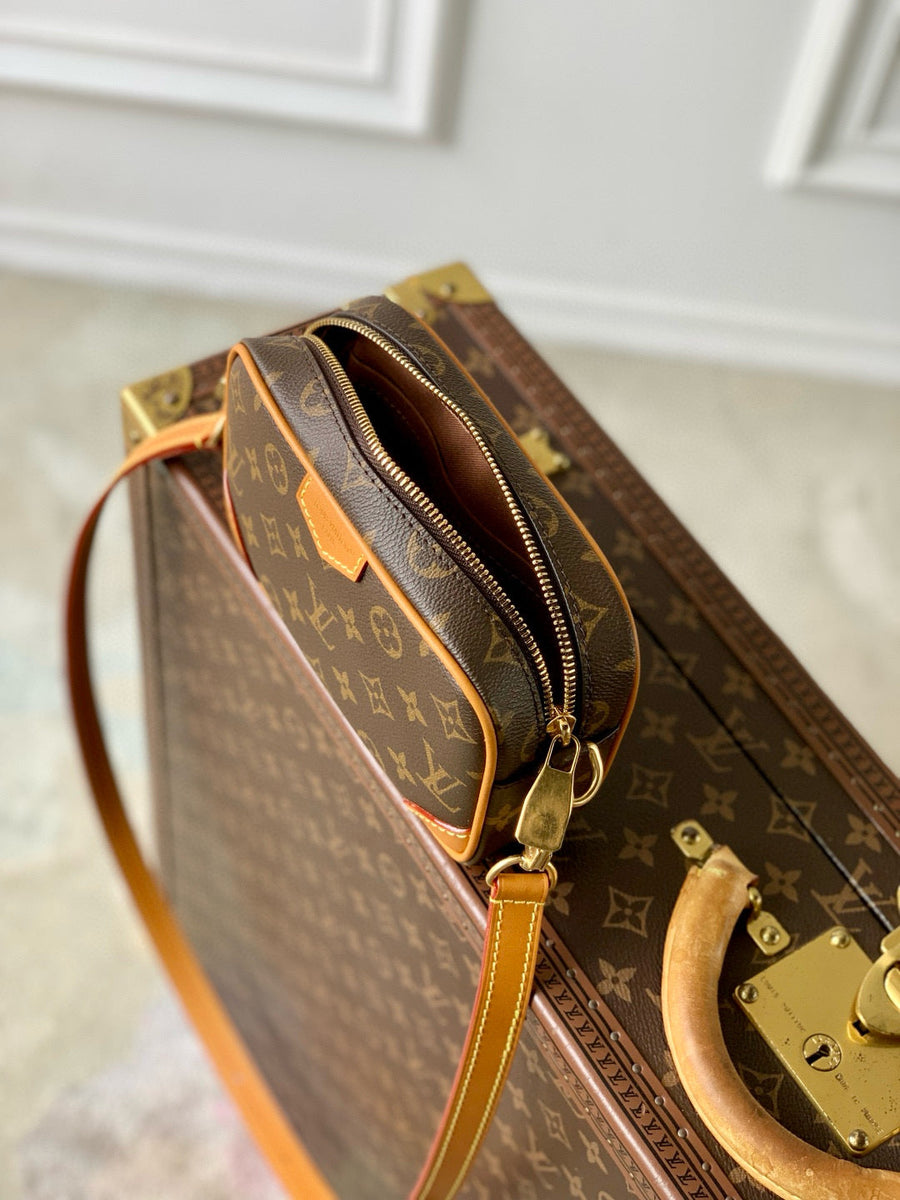 Louis Vuitton Wallets- Louis Vuitton Lou Trocadero Wearable Wallet Elegant Everyday Leather Wallet