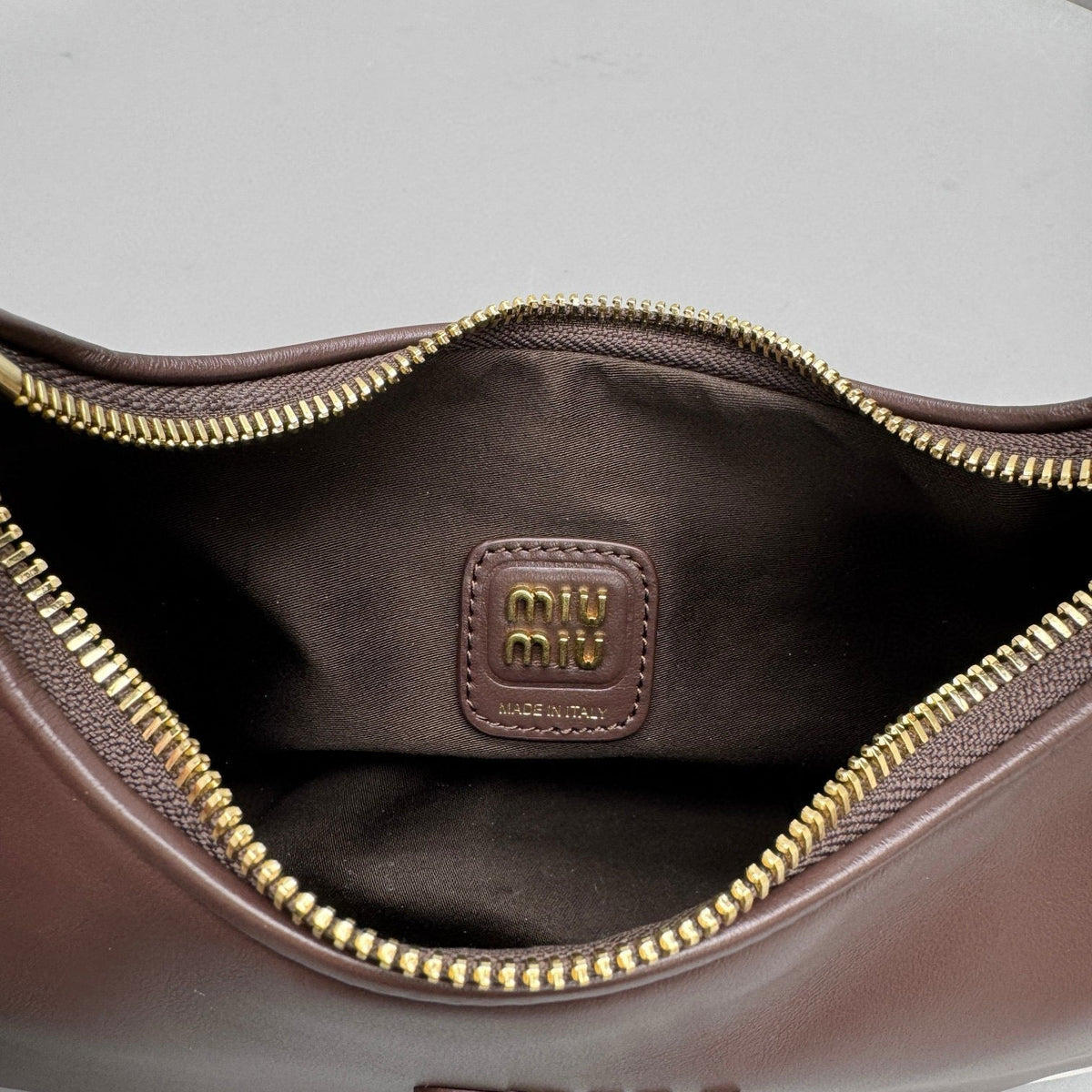Bags- Miu M Wander Bag Elegant Everyday Designer Handbag