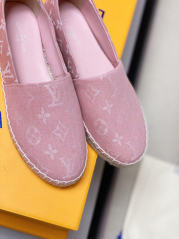 Back view of Louis Vuitton luxury piece style No.112
